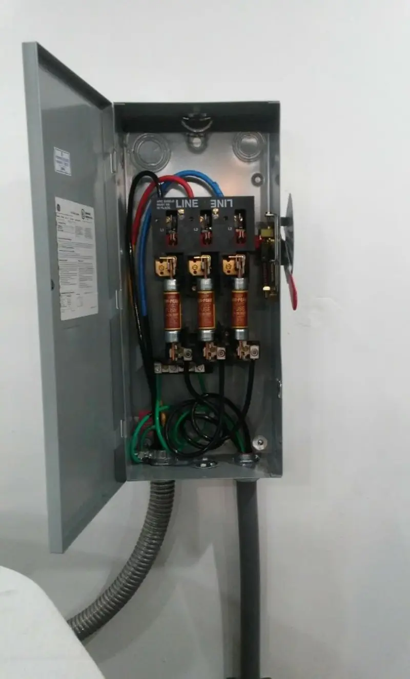 Three-phase disconnect switch installed for Electrical Wiring & Rewiring in Sienna